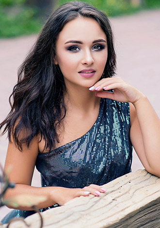 Partner Elina from Nikolaev, 23 yo, hair color Brown